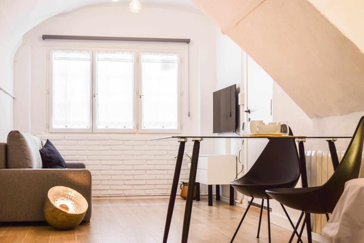 Casa Besalu Estudio En El Centro Del Pueblo Buitenkant foto