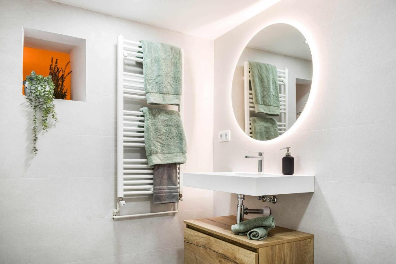 Casa Besalu Estudio En El Centro Del Pueblo Buitenkant foto