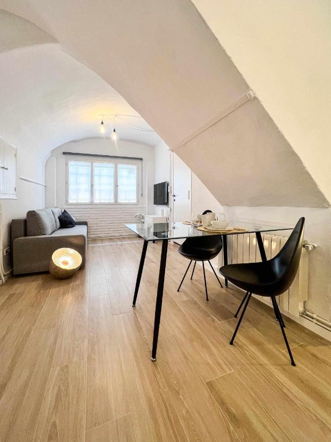 Casa Besalu Estudio En El Centro Del Pueblo Buitenkant foto